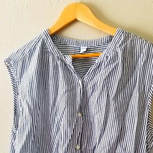 Sleeveless linen striped shirt